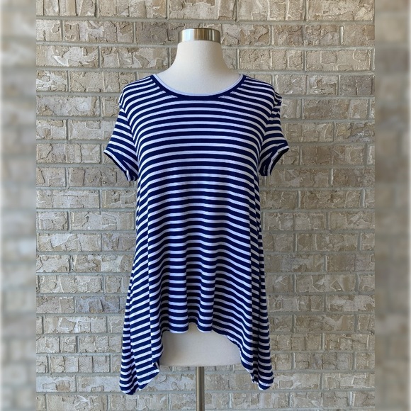 BCBGMaxAzria Open Black Flowy Striped Top S 🌸 - Picture 11 of 11